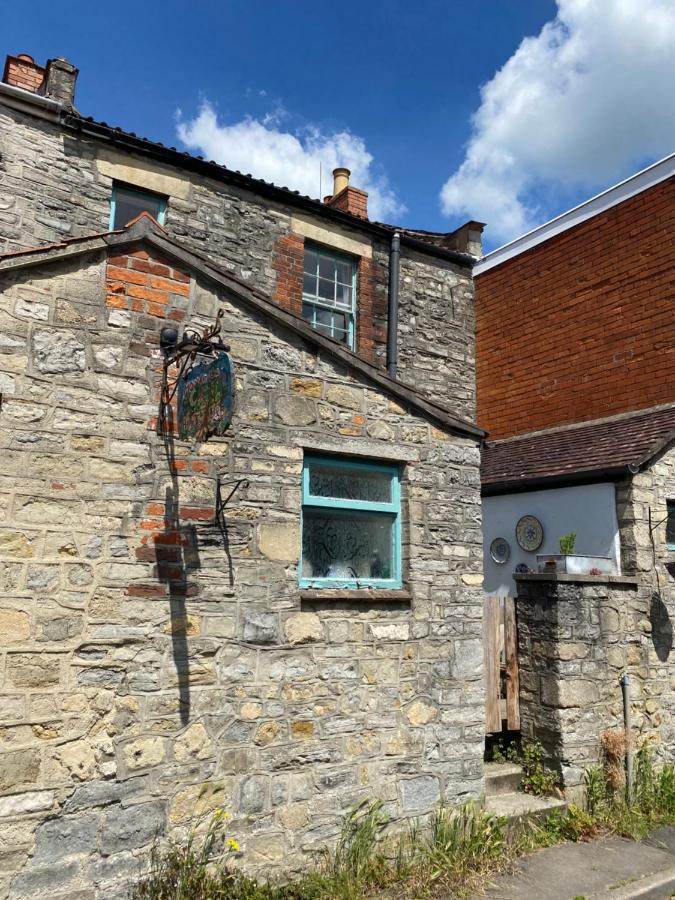 글라스턴버리 Moon In The Apple Tree B&B 외부 사진